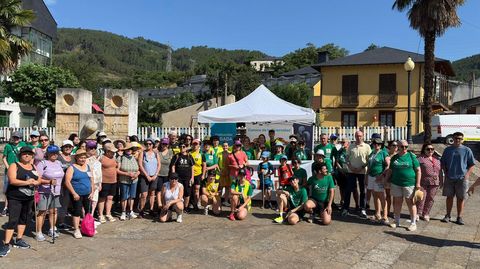 Participantes en el Camio pola Diversidade de Ingada.