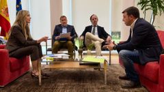 La conselleira de Pol�tica Social, Fabiola Garc�a, se reuni� con el acalde de Manzaneda, Pedro Y��ez