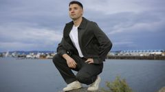 Miguel Guln Castro en el puerto de Oza, en A Corua, la ciudad donde curs sus estudios. 