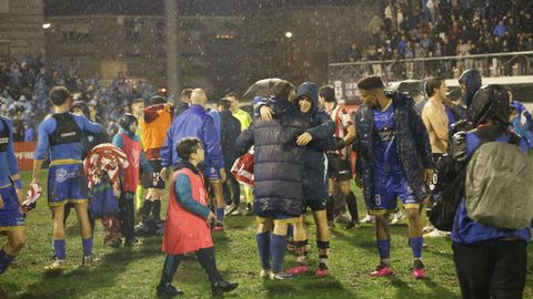 Los jugadores del Ourense CF tras el partido
