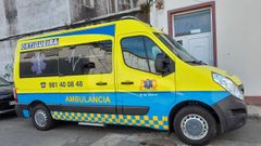 Una de las ambulancias de servicio vital b�sico de la sede de Ortigueira