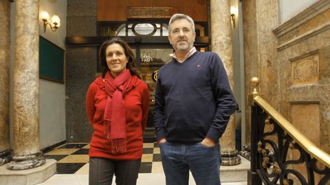 El presidente del Casino Ferrolano-Tenis Club, Indalecio Seijo �Lesi�, junto a la vocal de Deportes, Paula Ruibal