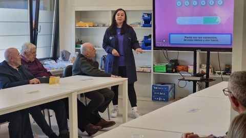 En el centro trabajan con pantallas grandes y ayudan a todos los estadios de la enfermedad.