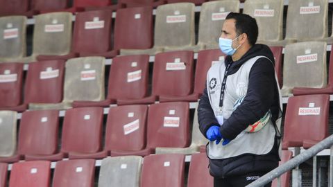 Partido Lugo-Zaragoza sin pblico en el ngel Carro