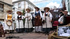Na praza do curro, a presentaci�n dun Canto Sancosmeiro,