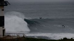 La ola gigante de Ribadeo causa sensaci�n
