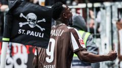 El delantero Abdoulie Ceesay, celebrando un gol con el St Pauli.