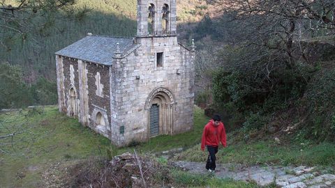 Iglesia de San Xon da Cova, en Carballedo (ruta 5)