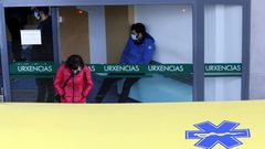 Entrada del servicio de urgencias del hospital Montecelo, en Pontevedra, centro que tiene este s�bado 67 pacientes covid en planta y 13 graves en las unidades de cr�ticos