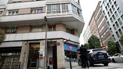 La Polic�a Nacional acordon� el edificio para que la brigada cient�fica pudiera iniciar la investigaci�n