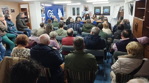 Imagen de la reuni�n celebrada en la sede local del partido