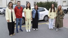 El servicio de Hospitalizacin a Domicilio (HADO) tiene su sede en el viejo hospital Gil Casares, desde el que parten a diario coches para atender a pacientes de toda el rea sanitaria. La unidad de salud mental la lidera la psiquiatra Mara Jos Recimil (cuarta por la izquierda)