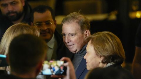 El opositor venezolano Edmundo Gonzlez, exiliado en Espaa, a su llegada al Grand Hotel de Oslo