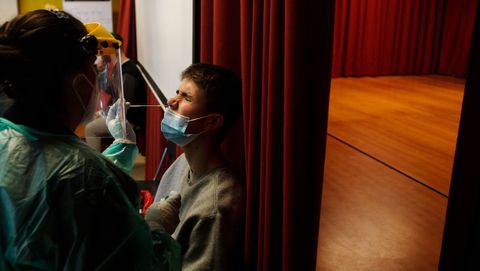 En el IES Alfonso X O Sabio de CAmbre se realizó un cribado mediante PCR a 730 personas entre alumnos y personal