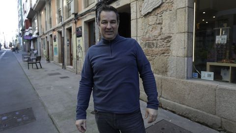 Un veterano. Amilcar Busto forma parte de la Asociaci�n Galega de Artes�ns. Regenta una tienda especializada en cuero que es, probablemente, la m�s veterana de este extremo de la extensa calle Orz�n, el que conduce al Eusebio da Guarda o Hacienda