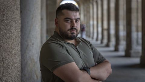 Damin Otero, fotografiado en Santiago de Compostela, eligi trabajar desde su concello natal: Bobors