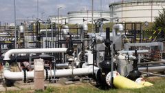 Punto de entrada del oleoducto Druzhba en la refiner&iacute;a h&uacute;ngara de Szazhalombatta.