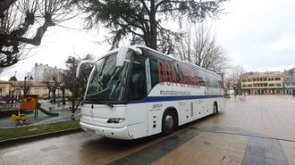 Unidad m�vil de donaci�n de sangre, en Carballo.