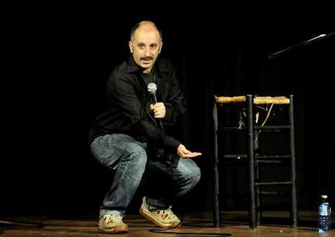 <span lang= es-es >Risas con Josito Porto</span>. El divertido actor present� su �ltimo espect�culo, �Laretadas�, en el sal�n de actos de Cee.