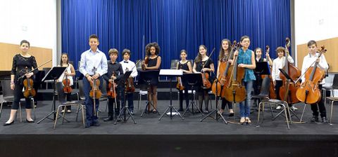 Alumnos de cuerda de la Escuela de Altos Estudos Musicais (EAEM) de Santiago. 