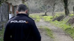 En una imagen de archivo, un agente de la Polic�a Nacional adscrito a la comisar�a de Santiago