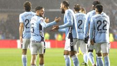 Carreira y Borja Iglesias marcaron los goles celestes frente al Barcelona.