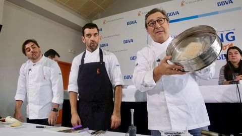 Imagen de archivo de una conferencia de los tres hermanos Roca, de El Celler de Can Roca