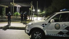 En una imagen de archivo, agentes de la Polic�a Local de Santiago durante un operativo de control de la movida nocturna
