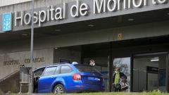 Exterior del centro hospitaliario esta ma�ana