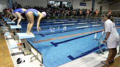 Un campeonato infantil y juvenil de nataci�n en la piscina climatizada de Monforte, en una imagen de archivo