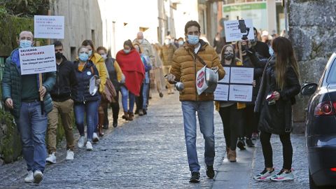 Manifestaci�n de hosteleros y comerciantes de Caldas por las medidas anti Covid
