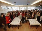 Los orteganos residentes en A Coru�a compartieron vivencias de su tierra en torno a una laconada. 