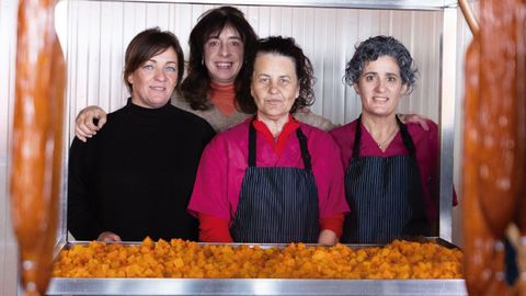 Las responsables de Calabizo Keila Pousa, Carmen Rial y Mara Figueroa, con la directora de la empresa, Edurne Sendra, detrs.