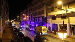 Despliegue de emergencias para auxiliar a una persona atrapada en una vivienda