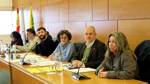 Ram�n Varela, terceiro pola esquerda, preside a asociaci�n