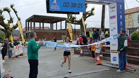 Tina, la ganadora femenina de la 10K en Mazaricos.