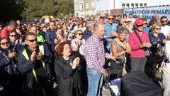La concentración tuvo lugar a las puertas del centro de salud de A Pobra y reunión a un buen número de personas