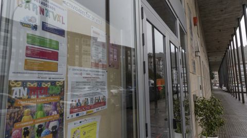 Acceso del centro sociocultural de Vite, el m�s antiguo de la red municipal de Santiago