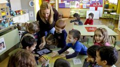 Imagen de archivo del CEIP Bala�dos, en Vigo, que aprenden con tabletas y rob�tica