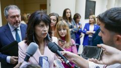 La ministra de Igualdad, Ana Redondo, atiende a la prensa en los pasillos del Senadoel pasado mircolesen relacin con su gestin de la crisis de las pulseras de control telemtico de agresores machistas.