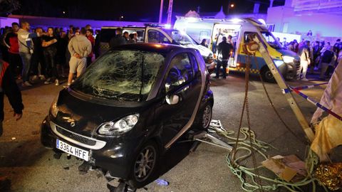 El coche que arroll al grupo de personas durante la actuacin de la Pars De Noia