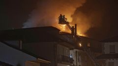 Susto por un incendio en el centro de Ribadavia
