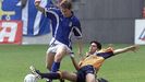 Jaime y Valern disputan un baln en el Oviedo-Deportivo de 2001