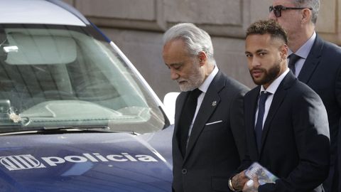 Neymar, a su llegada a la Audiencia de Barcelona