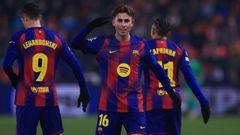 Ferm�n celebra el tanto que supuso el 1-2 del Barcelona contra el Slavia de Praga.