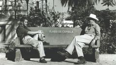 Juan Rulfo y Carlos Velo, durante la bsqueda de localizaciones para rodar la pelcula Pedro Pramo de 1967