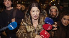 La exmilitante del PSOE Leire D�ez a su salida de los juzgados de Plaza de Castilla este lunes en Madrid.