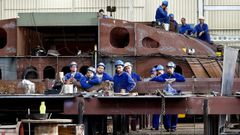 Trabajadores en el astillero Arm�n