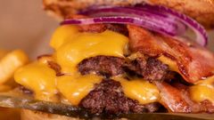 La hamburguesa del cl�sico Street Bar de Oviedo.