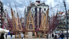 La batea construida por Fran Mill�n se exhibe en la Porta do Sol de Vigo